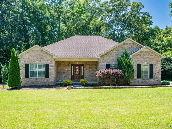 612 S Mountain Dr, Trinity, AL 35673