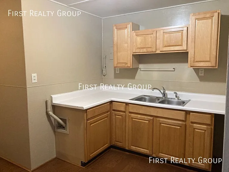 425 S Main St #C — Photo 5