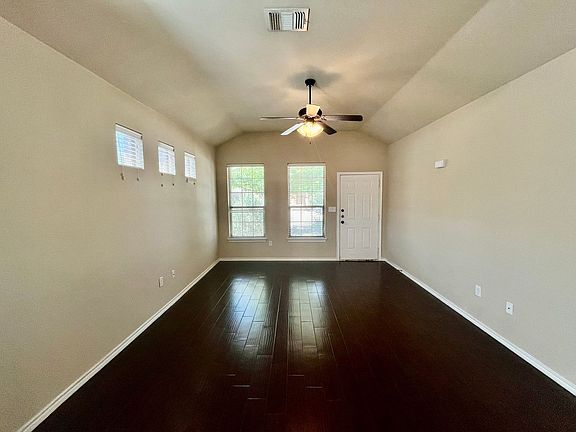 4th image of 143 Creekside Villa Dr