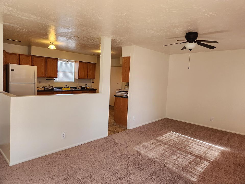 1st image of 707 Katherine Ave W