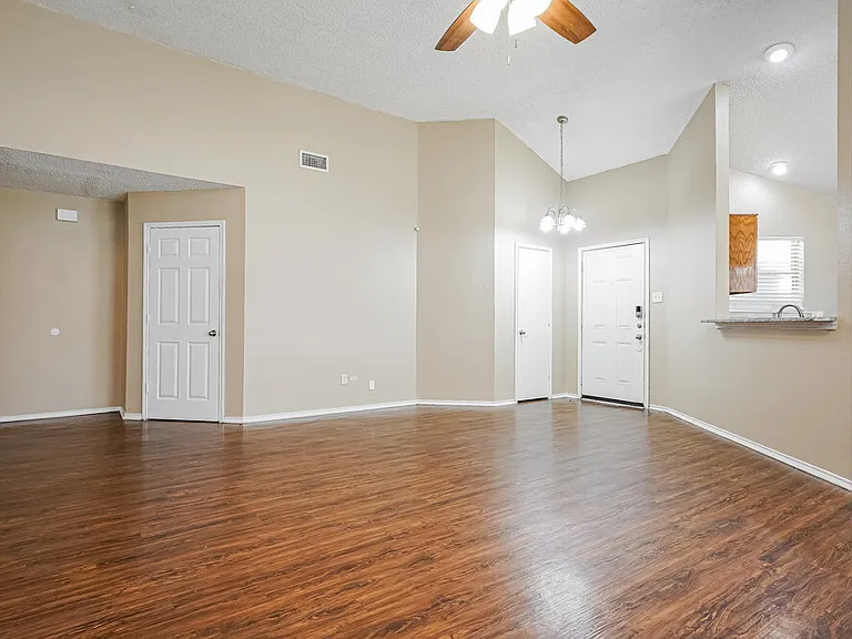 405 Lemon Dr — Photo 5