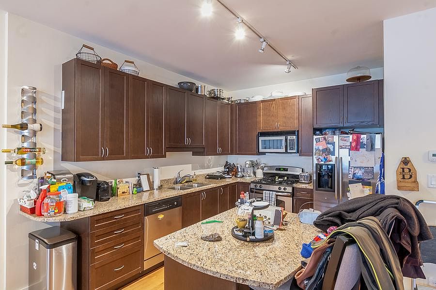 1st image of 2516 N Willetts Ct APT 1S