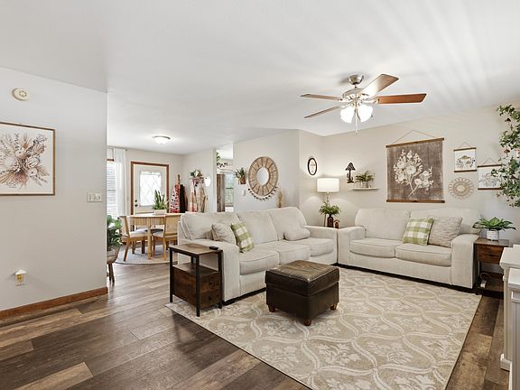 2nd image of 10404 Pinehurst Ct