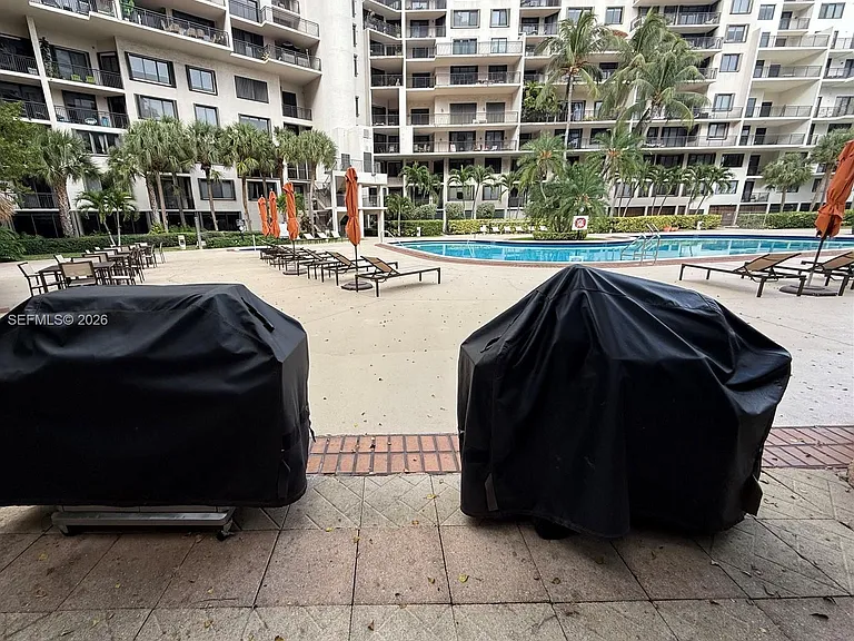 540 Brickell Key Dr #L03 — Photo 11