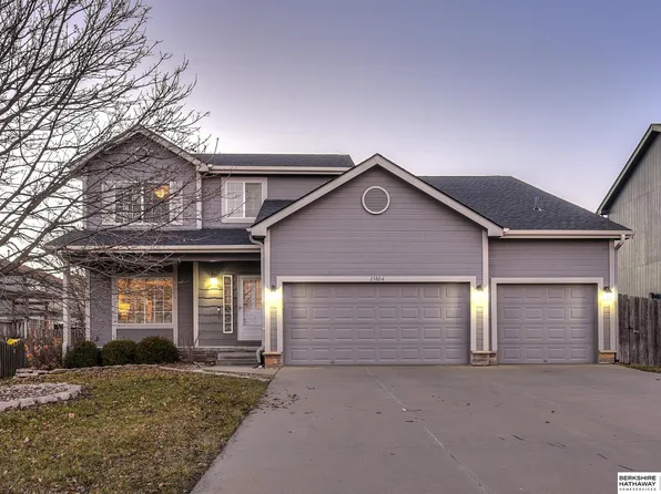 13804 Williamsburg Dr, Bellevue, NE 68123