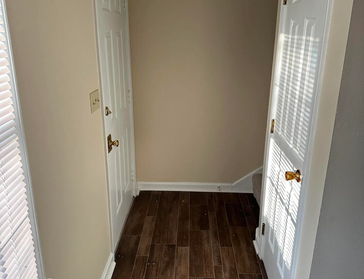 2 bed, 1.5 bath, 1056 sqft, $895 — Photo 2