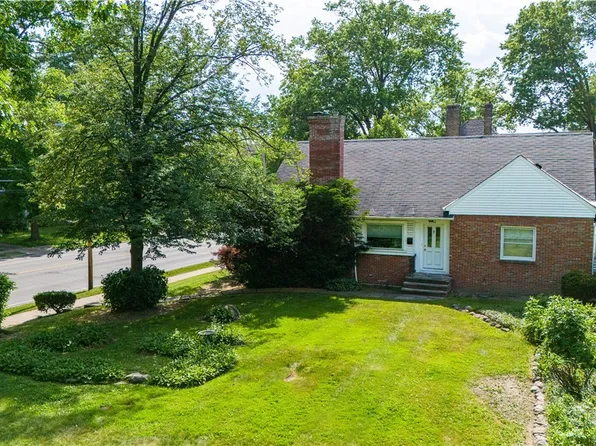 2140 Lamberton Rd, Cleveland Heights, OH 44118