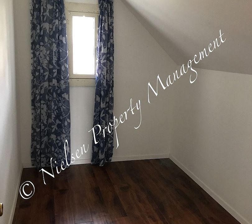 2nd image of 111 S Washington St