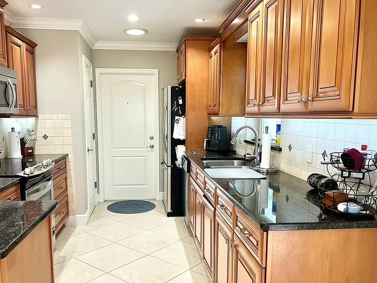 943 Mendoza Blvd — Photo 4