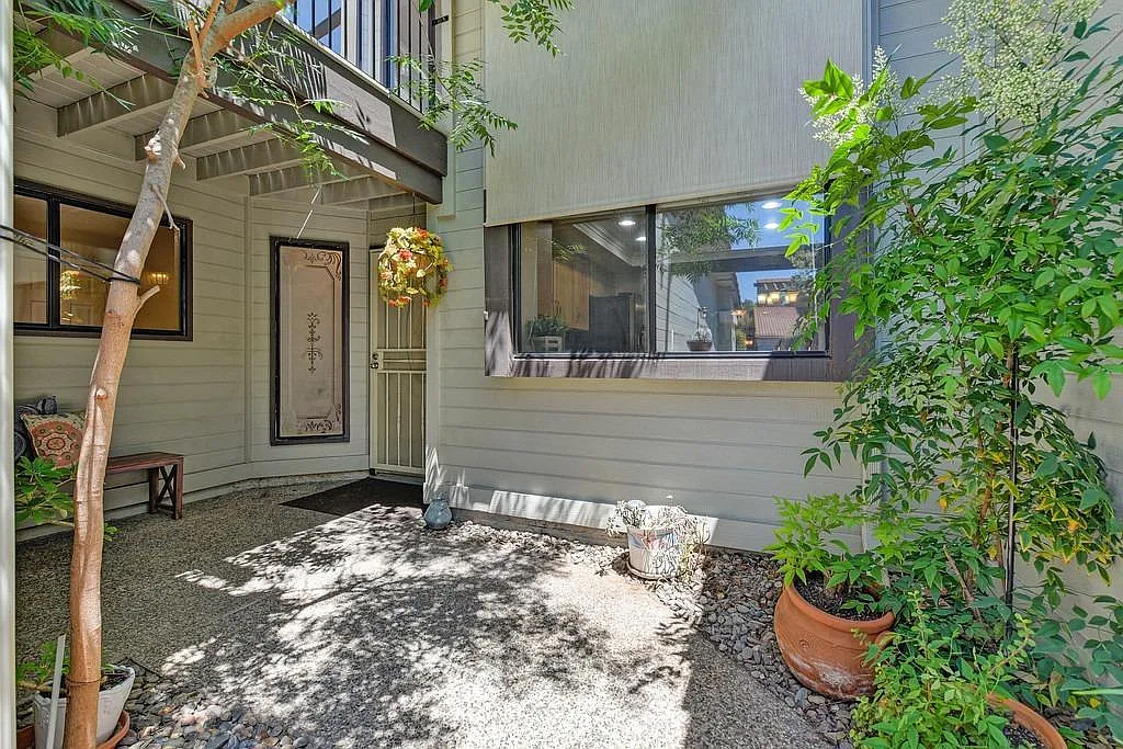 Building Photo - 4871 El Cid Dr