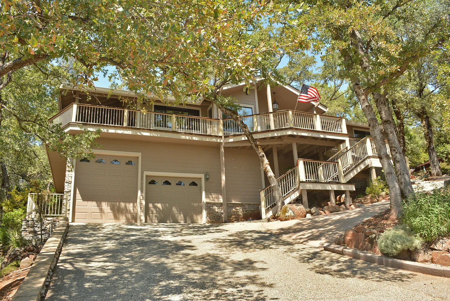 18762 Hummingbird Dr photo 1