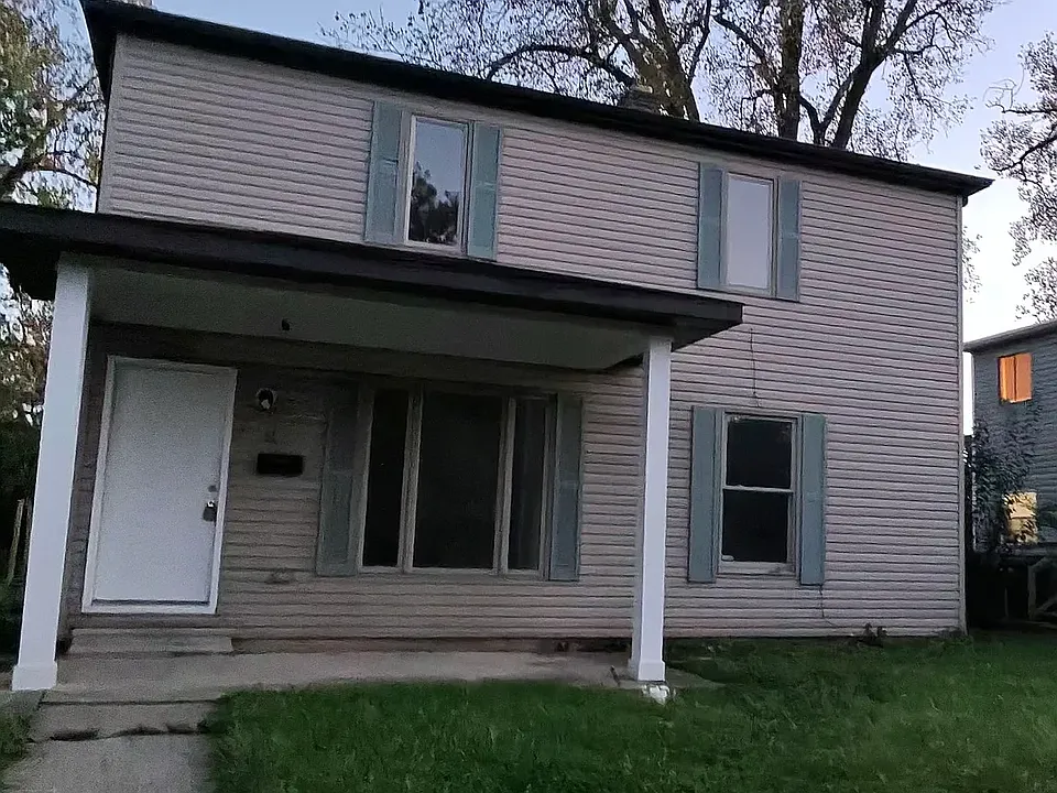 943 E 13th Ave