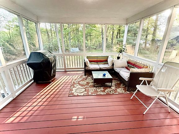 5th image of 19 Fairview Rd #A