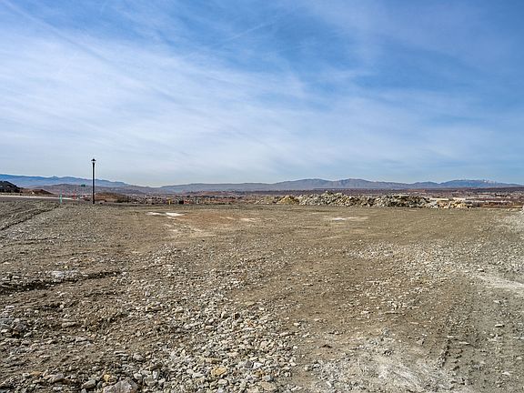 4th image of 1059 Tomahawk Dr