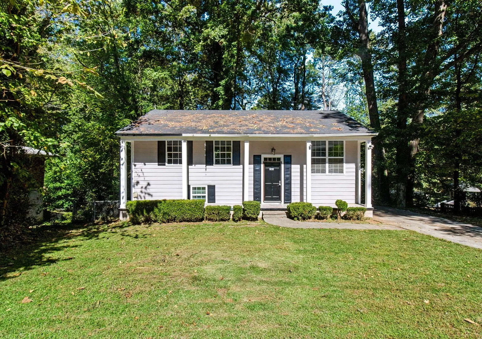 Spacious Doraville Retreat with Screened Porch & Parkside Living — Photo 2