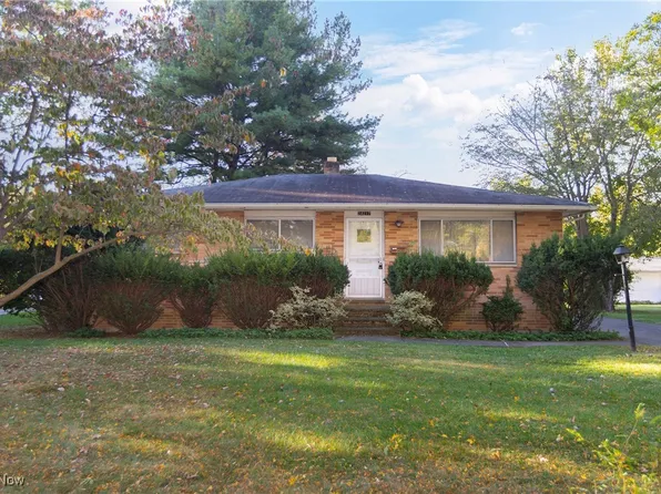 24217 Vincent Dr, North Olmsted, OH 44070