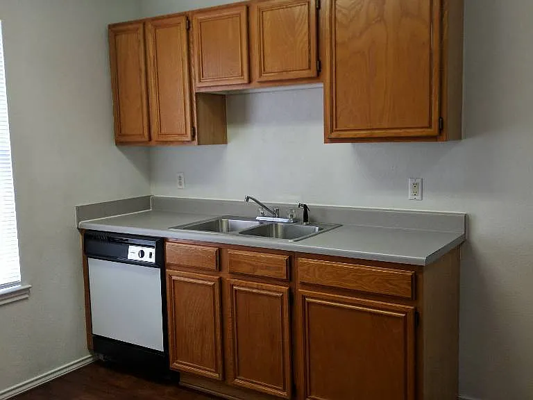 1114 Horizon Dr #C — Photo 3