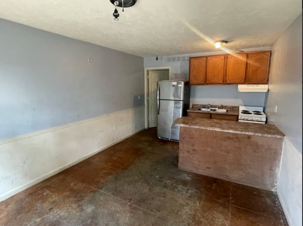 8 10th St