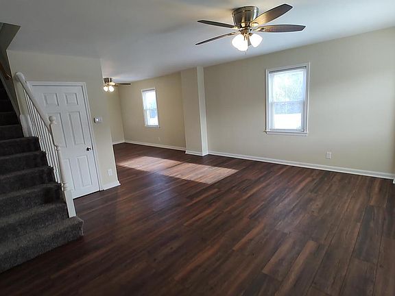 2nd image of 2247 Graythorn Rd