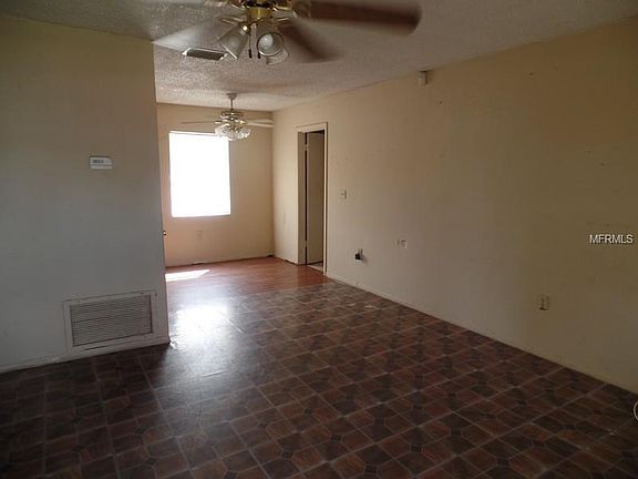 3rd image of 2316 Powell Cir