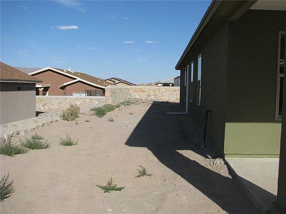 3rd image of 305 Rio Grande Dr