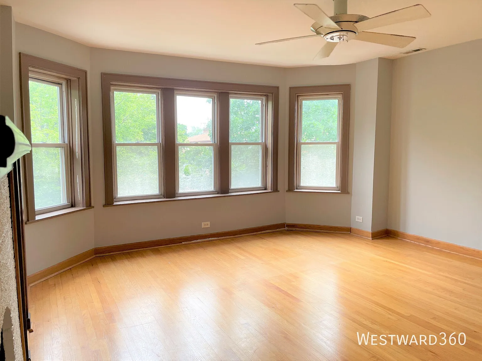 3722 W Wilson / 2 bed - 2 bath / Albany Park — Photo 3
