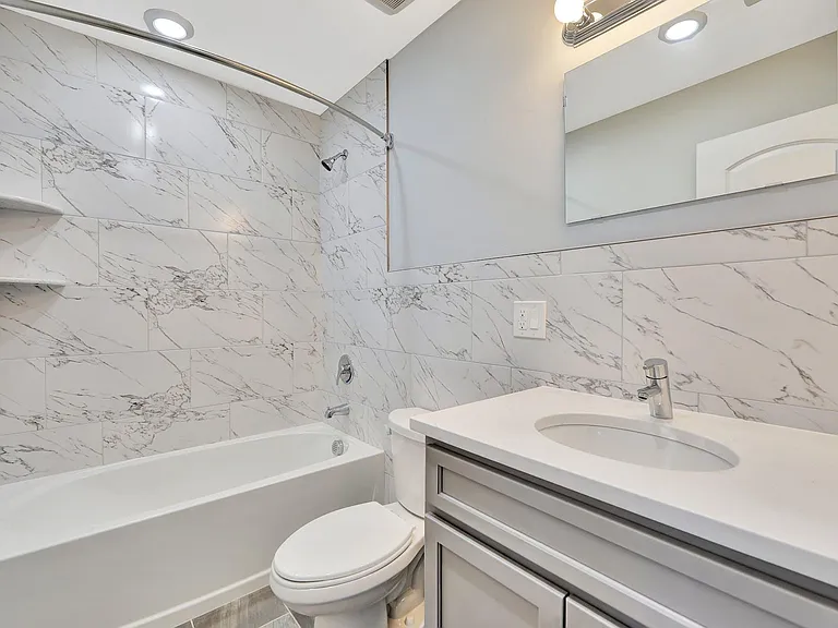 126 N 15th St #2 — Photo 10