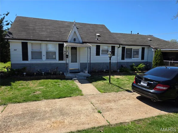 207 Marilyn Estates Dr, Saint Louis, MO 63123