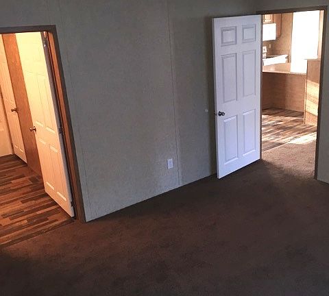 3rd image of 291 Greenbriar Dr S