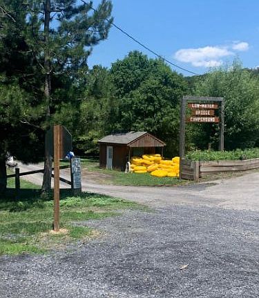 3rd image of Twin Oaks Dr