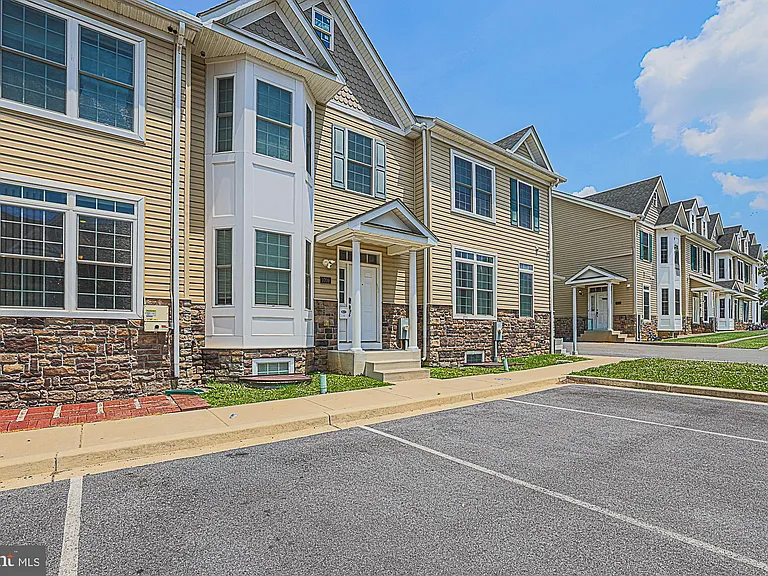 3709 Fords Ln — Photo 2