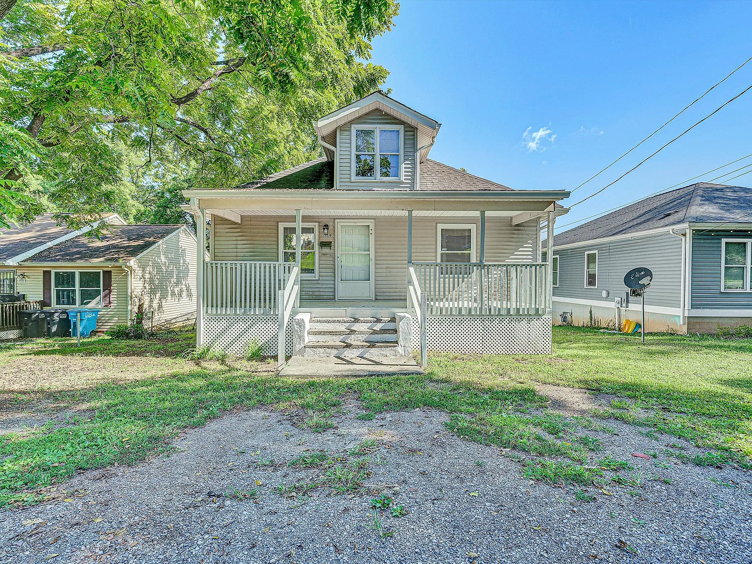 3 bed, 952 sqft, $1,400 — Photo 1
