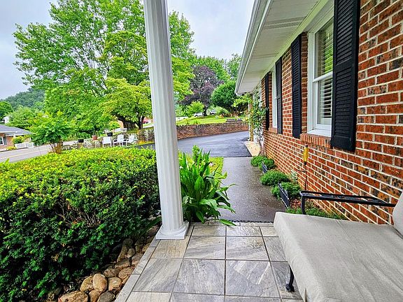 4th image of 94 Ridge Rd