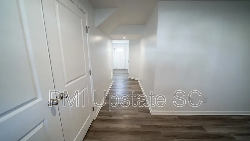 3 bed, 2.5 bath, 1620 sqft, $1,695 — Photo 3
