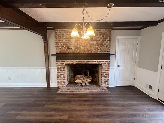 3rd image of 157 Shadowpine Rd