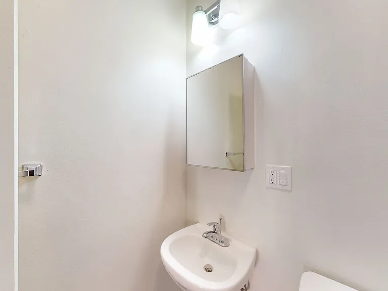 509 Sycamore St — Photo 16