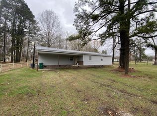 1303 W Islands Rd, Williamston, NC 27892