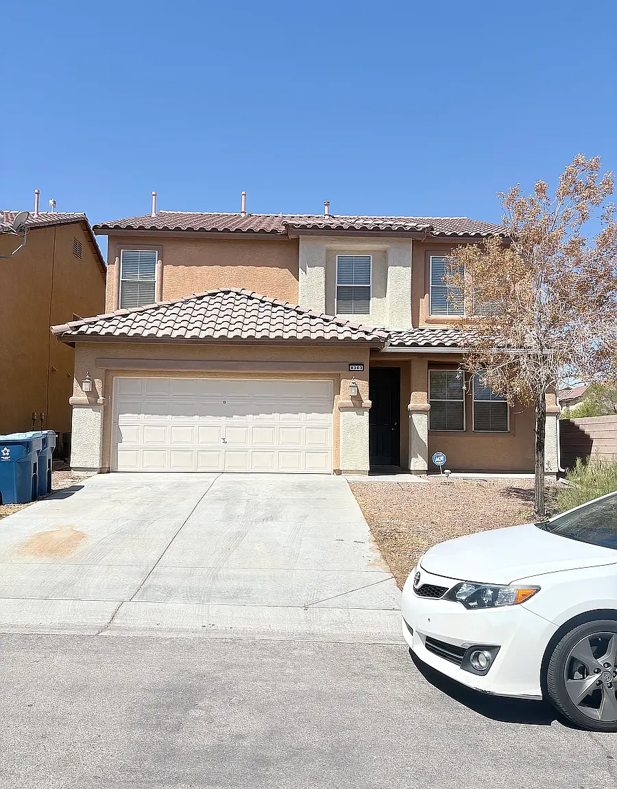 5 bed, 2781 sqft, $2,300 — Photo 1