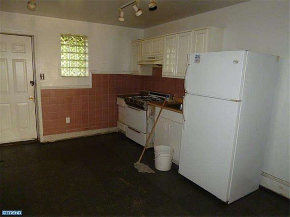5th image of 411 N Sickels St