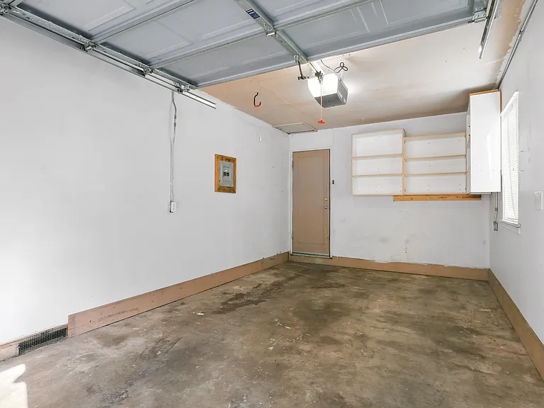 1385 Martin Ln — Photo 31