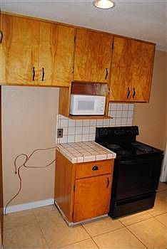 4th image of 555 E Essex St