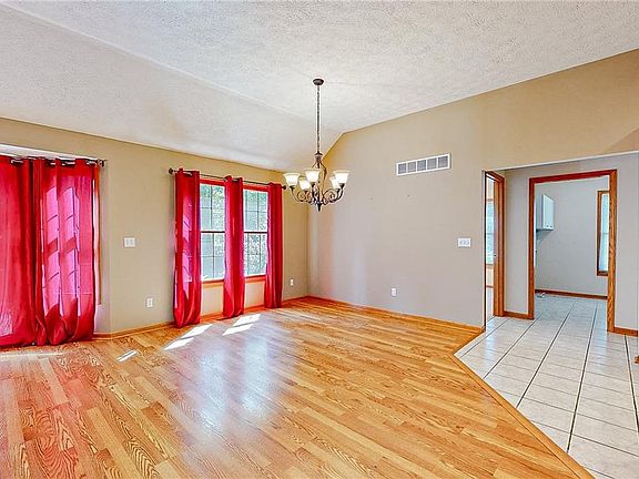 4th image of 9530 Andrew Dr