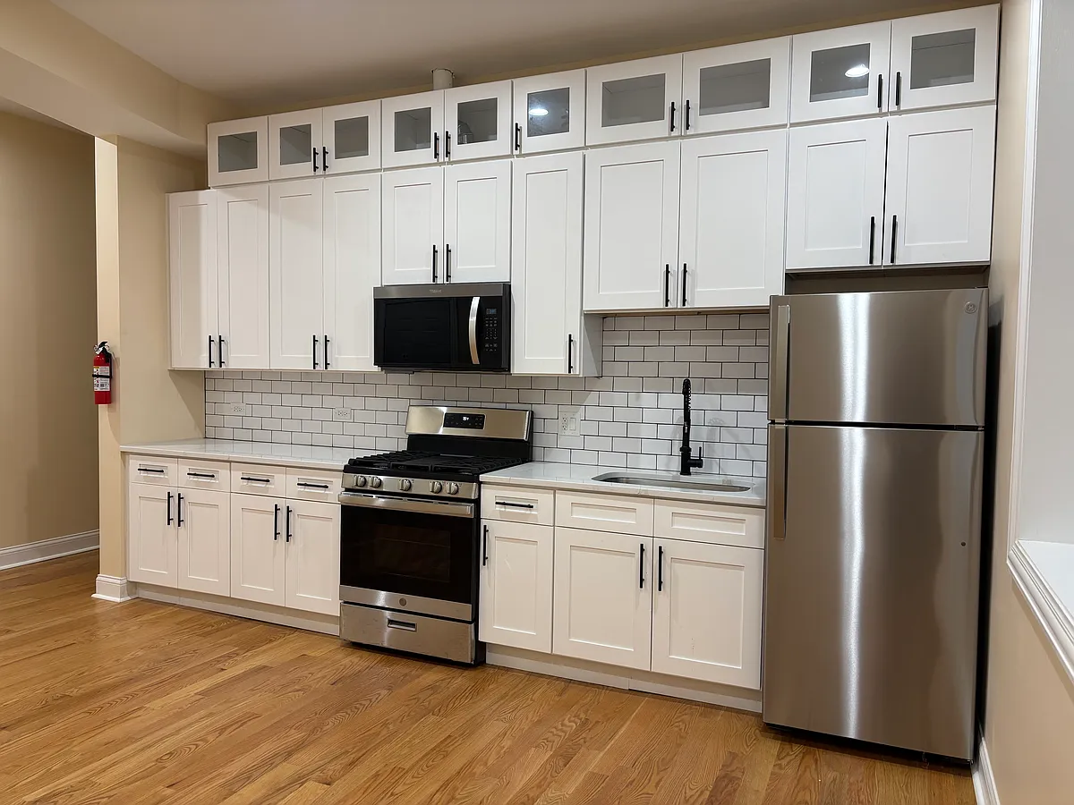 Building Photo - 2311 W 19th St #1R