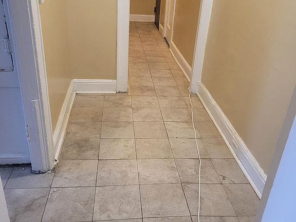 3rd image of 105 S Fulton Ave APT C7