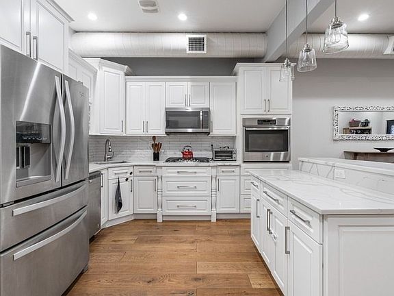 5th image of 1276 Putnam Ave
