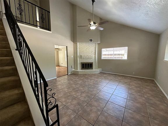4th image of 28603 Lochlevan Ct