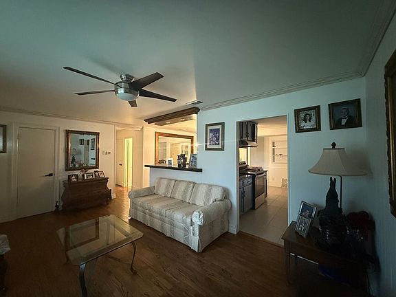 3rd image of 3526 W Rochelle Rd