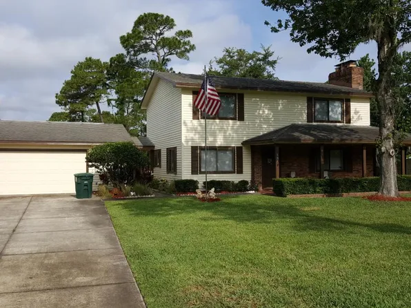 552 Pelican Bay Dr, Daytona Beach, FL 32119