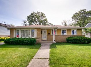 793 S Cedar Ave, Elmhurst, IL 60126
