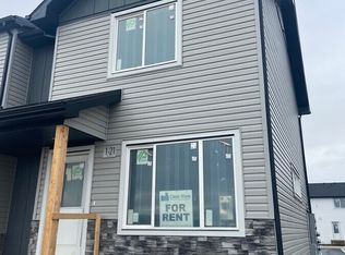 582 Aquitania Blvd W #3, Lethbridge, AB T1J5L4